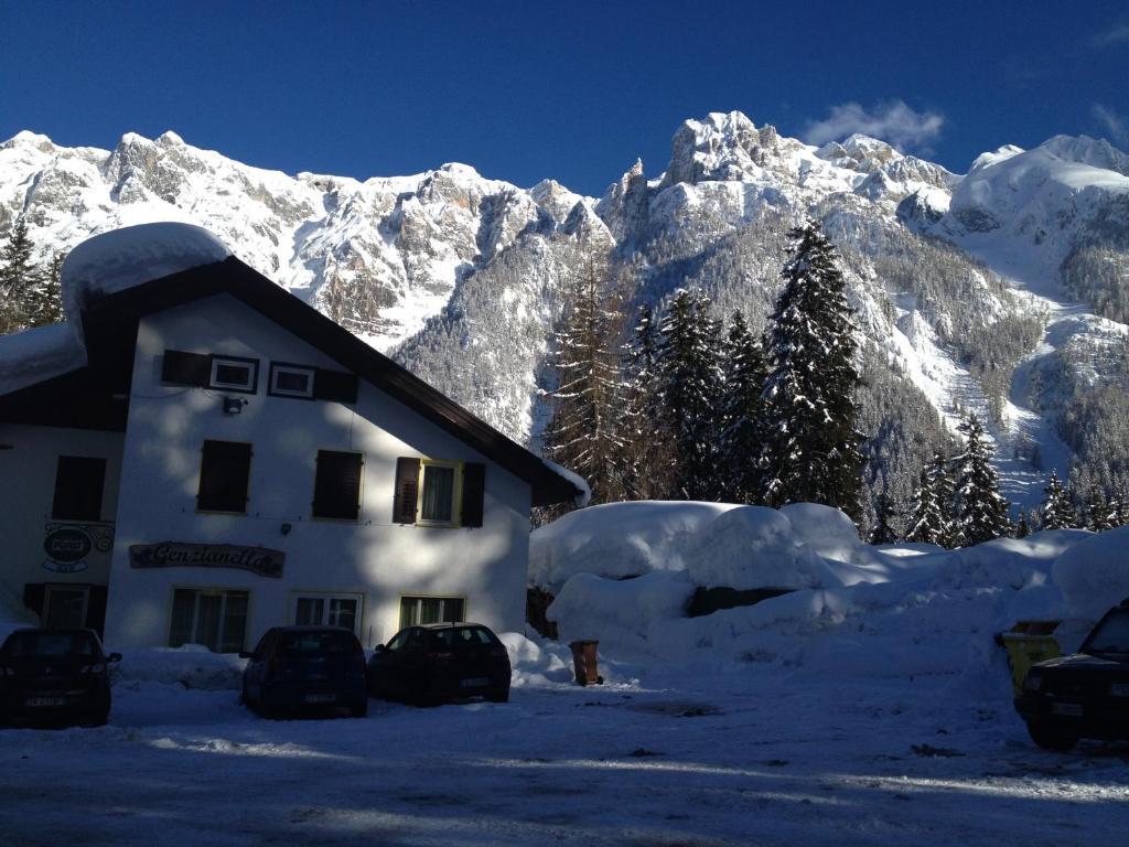 Hotel Ristorante Genzianella Madonna di Campiglio Exterior photo